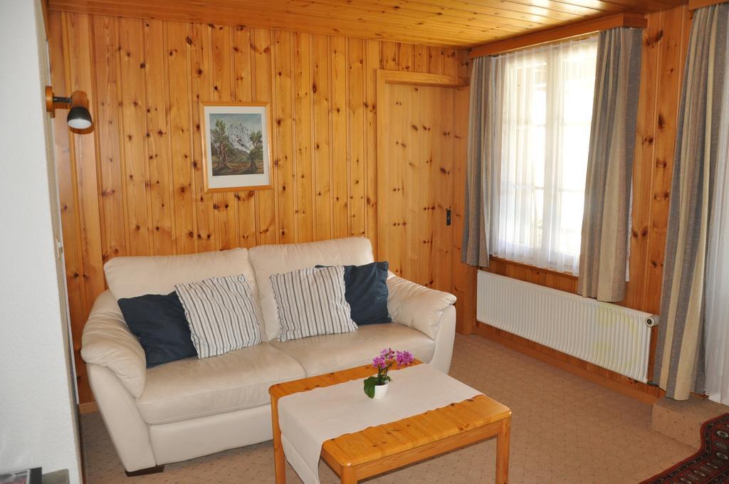 Ferienwohnungen Chalet Hohturnen 그린델발트 외부 사진