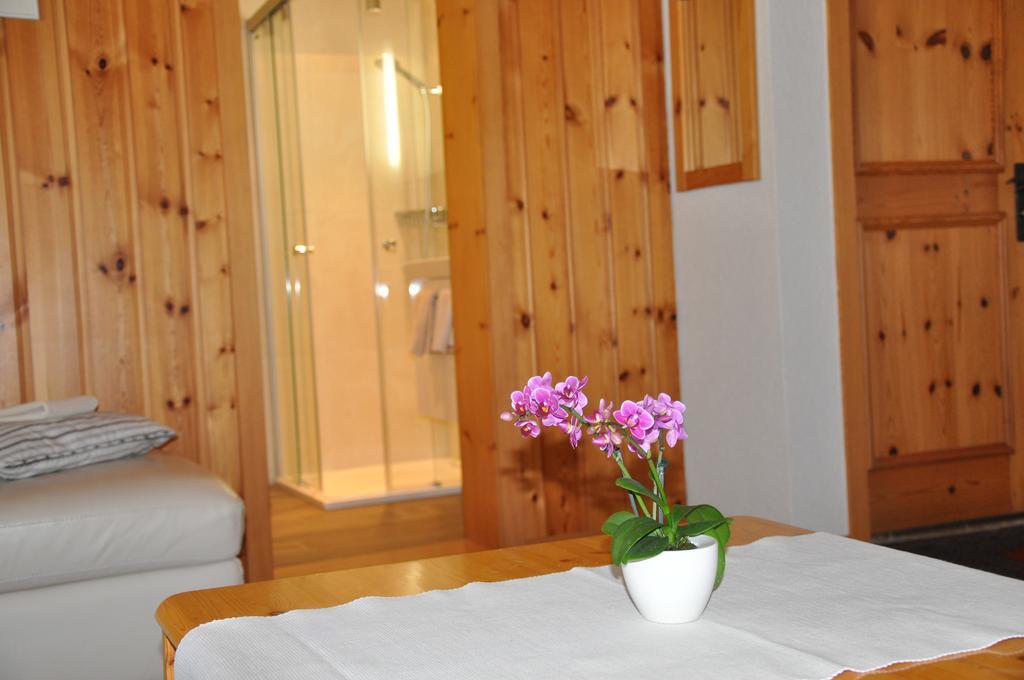 Ferienwohnungen Chalet Hohturnen 그린델발트 외부 사진