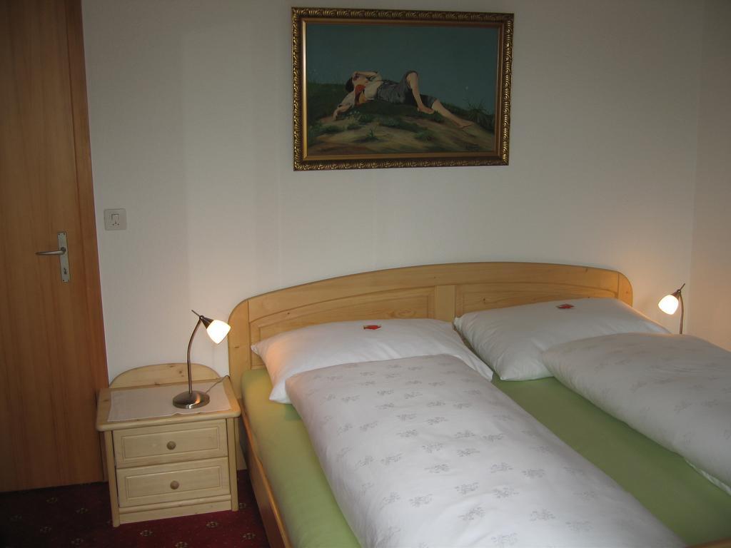 Ferienwohnungen Chalet Hohturnen 그린델발트 객실 사진